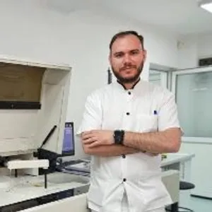 Fotografia de profil a Dr. Mihnea-Gabriel Anghelescu