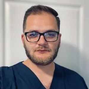 Fotografia de profil a Dr. Richard Piekny