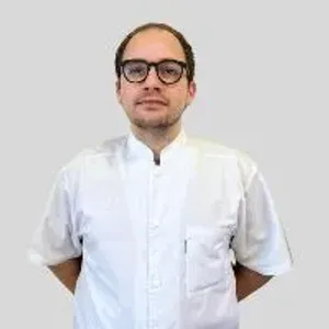 Fotografia de profil a Dr. Tudor Corneliu Tarasi