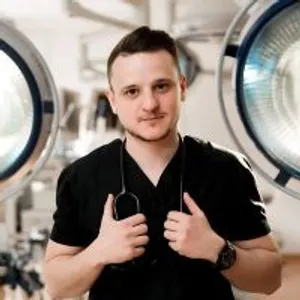 Fotografia de profil a Dr. Mircea-Ionuț Negruțiu