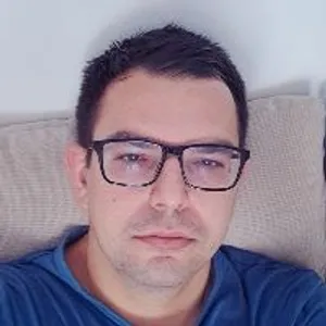 Fotografia de profil a Dr. Cosmin Mihai Vesa